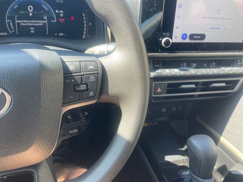 Used 2025 Toyota Camry LE FWD image 16