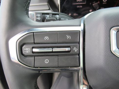 Used 2025 GMC Acadia Elevation image 23