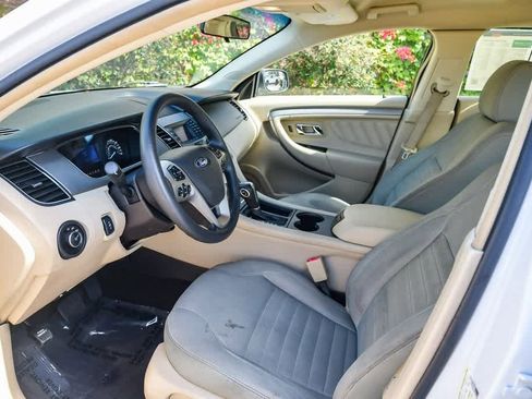 Used 2013 Ford Taurus SE image 16