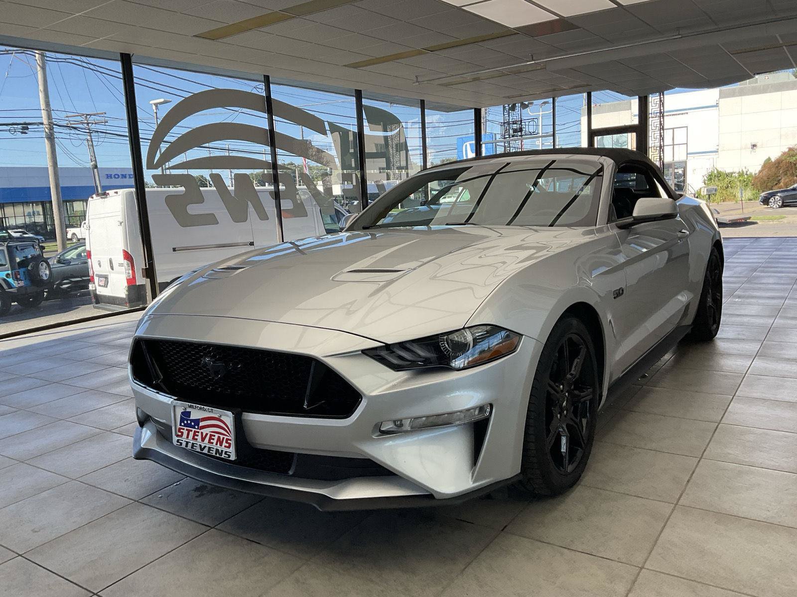 Used 2019 Ford Mustang GT Premium w/ Black Accent Package RWD image 3