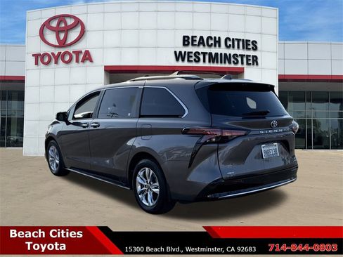 Certified 2024 Toyota Sienna Limited image 8
