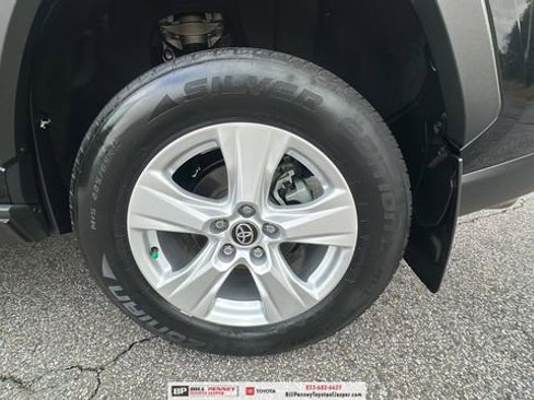 Used 2021 Toyota RAV4 XLE image 18