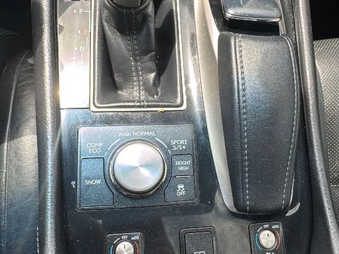 Used 2013 Lexus LS 460 AWD w/ F-Sport Pkg image 27