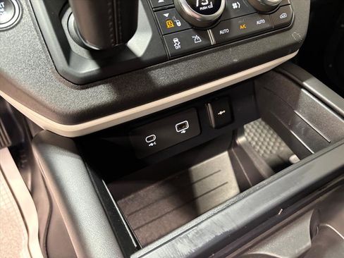 Used 2022 Land Rover Defender 110 XS Edition image 14
