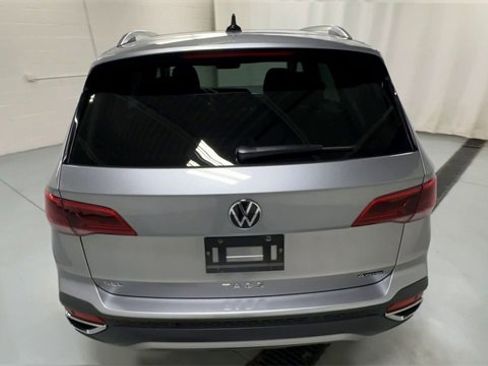 Used 2022 Volkswagen Taos SEL image 7