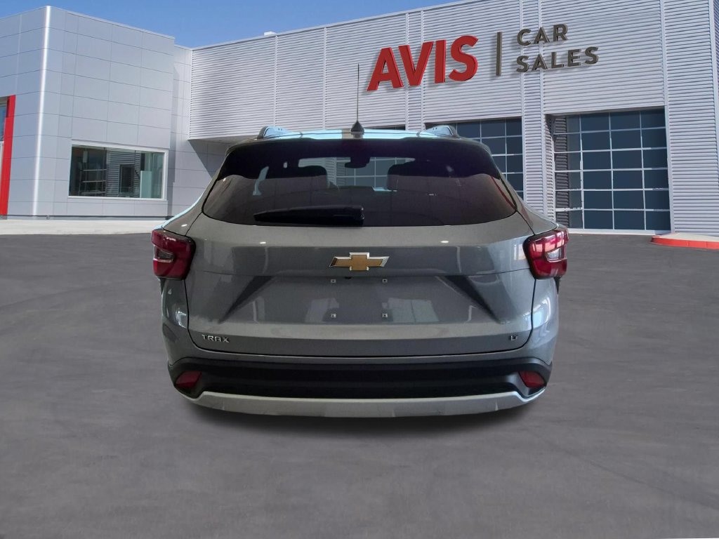 Used 2026 Chevrolet Trax LT FWD image 7