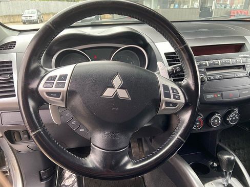 Used 2009 Mitsubishi Outlander SE image 13
