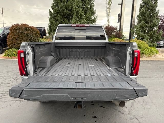 Used 2024 GMC Sierra 3500 Denali Ultimate AWD/4WD image 9