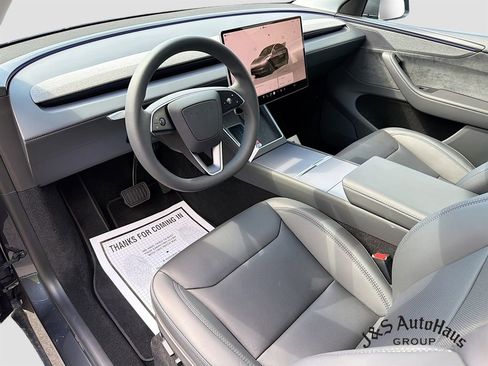 Used 2026 Tesla Model Y Long Range AWD/4WD image 9