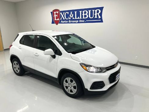 Used 2017 Chevrolet Trax LS FWD image 44