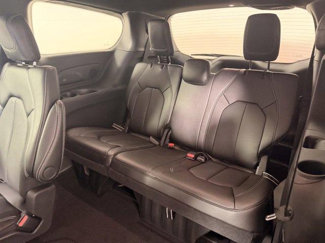 New 2027 Chrysler Pacifica Select w/ Family Tech Group FWD image 31
