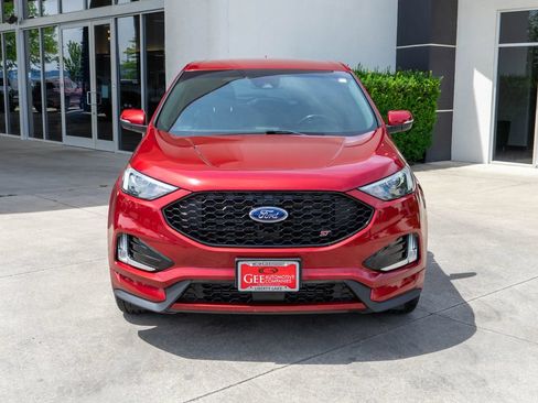 Used 2019 Ford Edge ST w/ Convenience Package AWD/4WD image 2