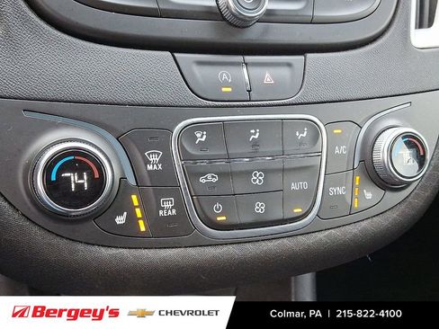 Used 2022 Chevrolet Malibu LT image 18