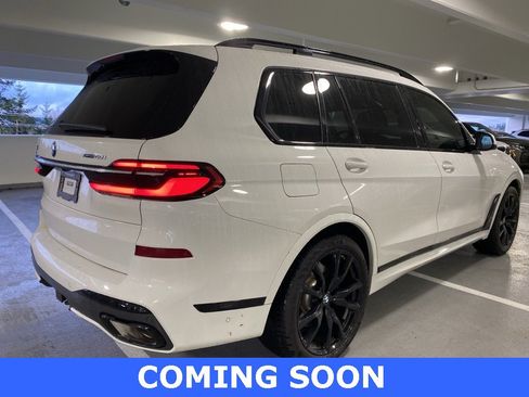 Used 2023 BMW X7 xDrive40i w/ M Sport Package image 4