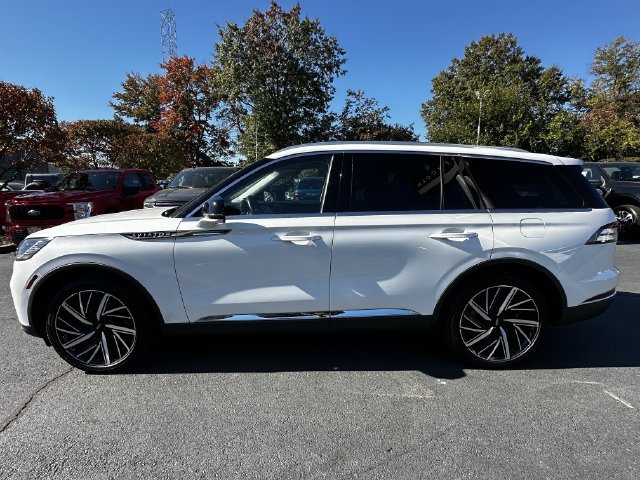 Certified 2025 Lincoln Aviator Reserve w/ Equipment Group 201A AWD/4WD image 8