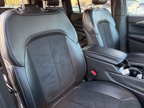 Used 2023 Jeep Grand Cherokee Altitude image 25