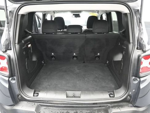 Used 2023 Jeep Renegade Latitude AWD/4WD image 26