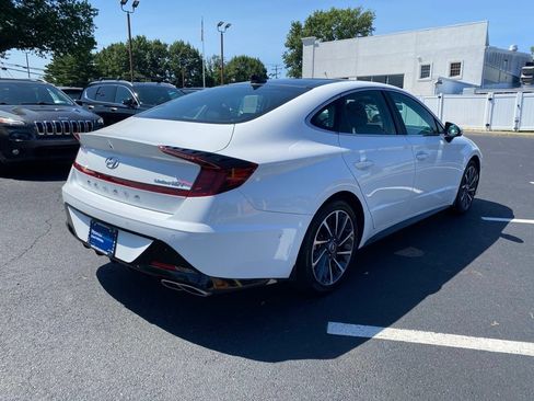 Certified 2023 Hyundai Sonata Limited w/ Preferred Accessory Package FWD image 4