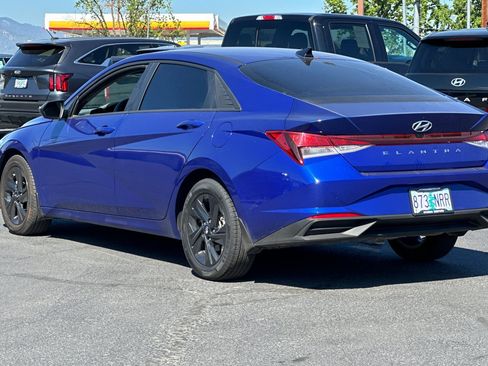 Used 2022 Hyundai Elantra SEL FWD image 6