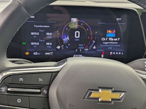 Used 2025 Chevrolet Equinox LT AWD/4WD image 17