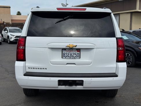 Used 2019 Chevrolet Suburban LT image 13