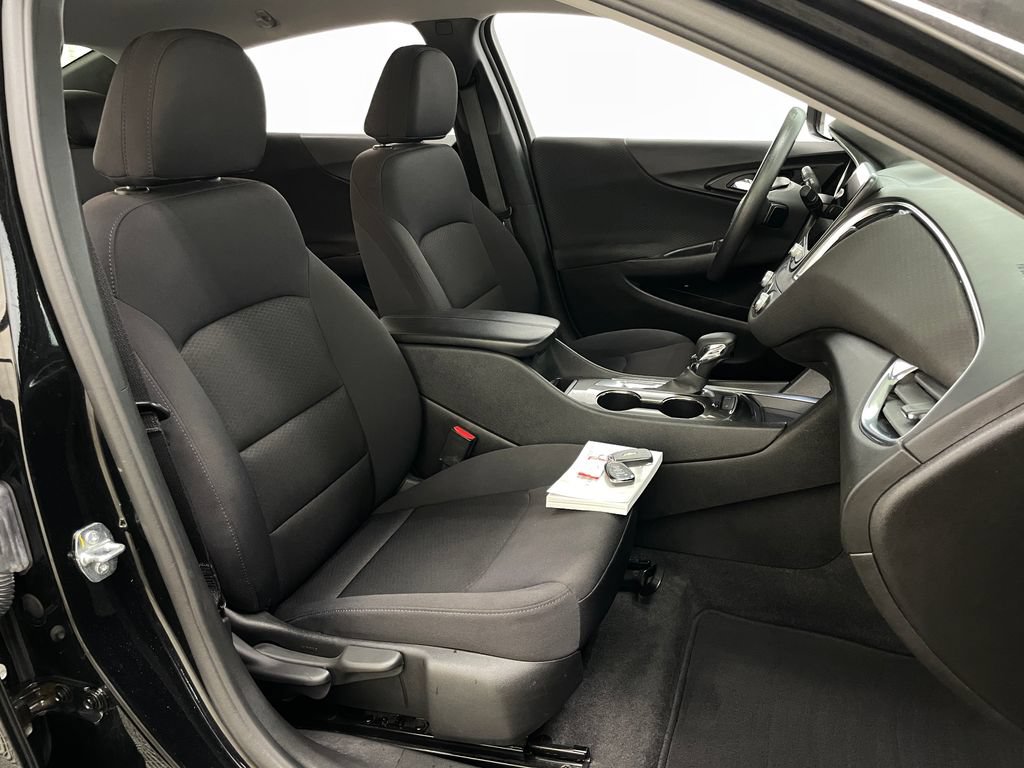 Certified 2021 Chevrolet Malibu LT FWD image 38