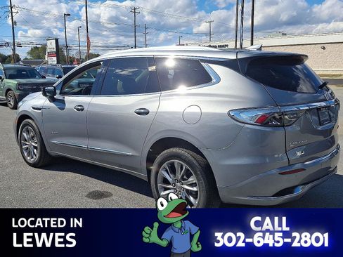 Used 2023 Buick Enclave Avenir w/ Avenir Technology Package image 11