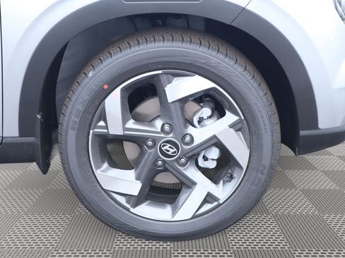 New 2026 Hyundai Venue SEL FWD image 4