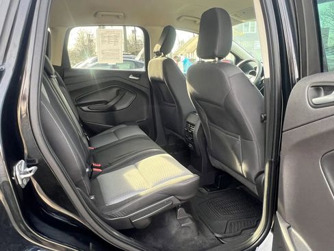 Used 2018 Ford Escape SE w/ SE Sync 3 Package AWD/4WD image 29