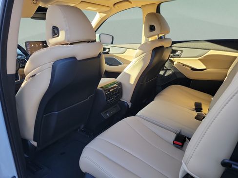 Used 2025 Acura MDX FWD image 6