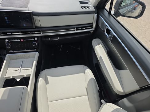 Used 2026 Hyundai Santa Fe SEL FWD image 19