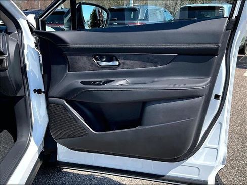 Certified 2025 Nissan Murano SV AWD/4WD image 12