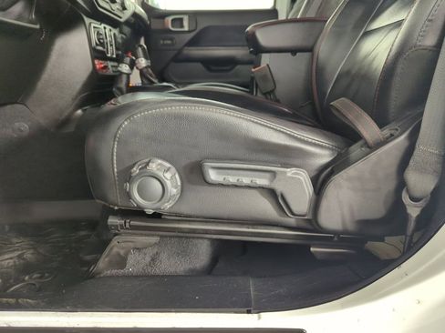 Used 2019 Jeep Wrangler Unlimited Rubicon AWD/4WD image 12