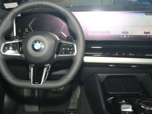 Used 2026 BMW 530i xDrive w/ M Sport Package AWD/4WD image 18