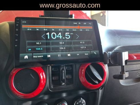 Used 2014 Jeep Wrangler Unlimited Sahara w/ Connectivity Group image 19