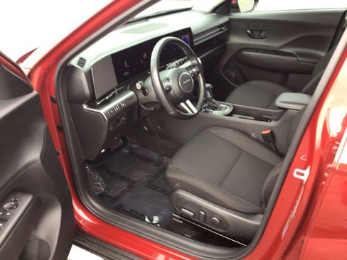 Used 2025 Hyundai Kona SEL image 9