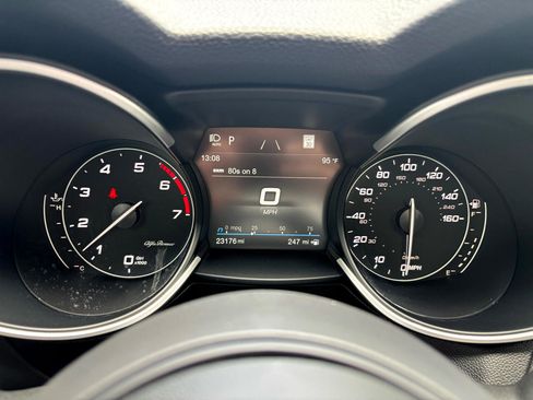 Used 2022 Alfa Romeo Stelvio Ti w/ Active Assist Plus Package image 18