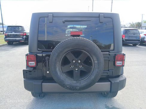 Used 2016 Jeep Wrangler Sport AWD/4WD image 4