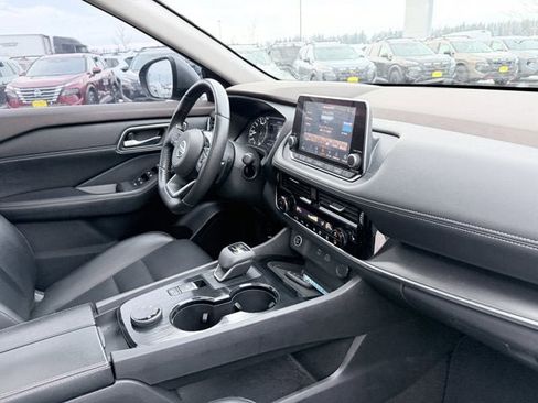 Certified 2021 Nissan Rogue SV w/ Premium Package image 15