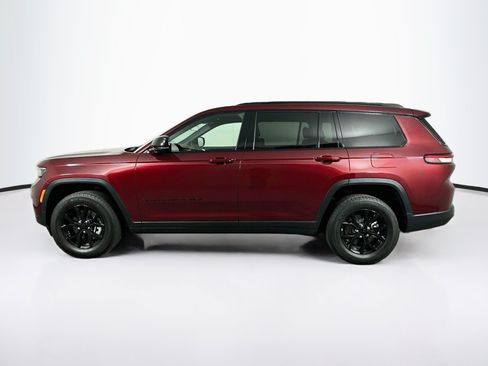 Used 2025 Jeep Grand Cherokee L Laredo RWD image 4