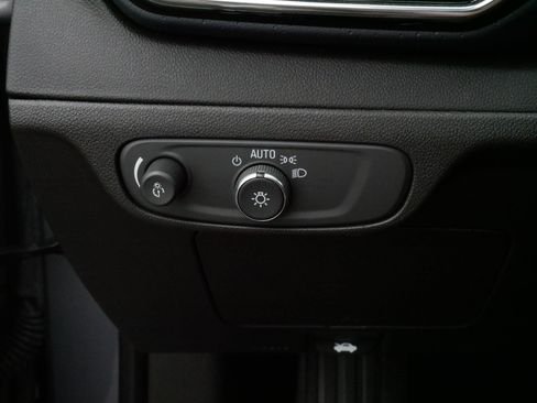 Used 2023 Chevrolet Bolt EUV Premier w/ Sun & Sound Package FWD image 27