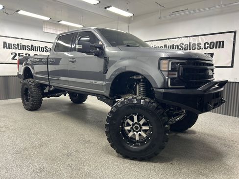 Used 2021 Ford F350 Lariat image 1