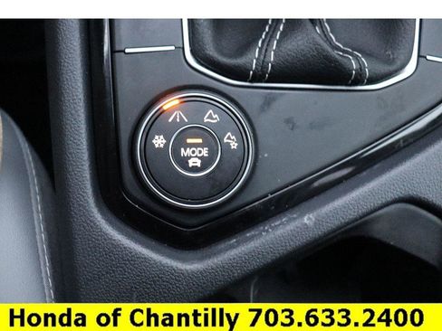 Used 2024 Volkswagen Taos SE image 17