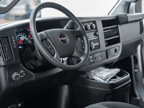 Used 2024 GMC Savana 2500 w/ Driver Convenience Package image 23