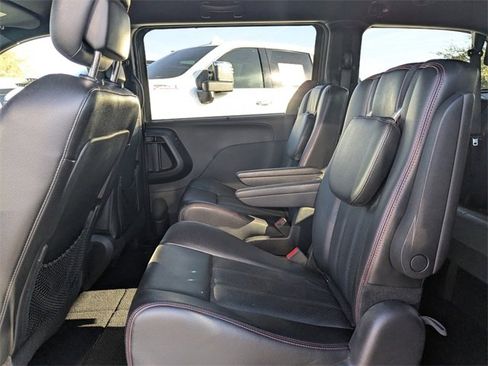 Used 2019 Dodge Grand Caravan GT image 16