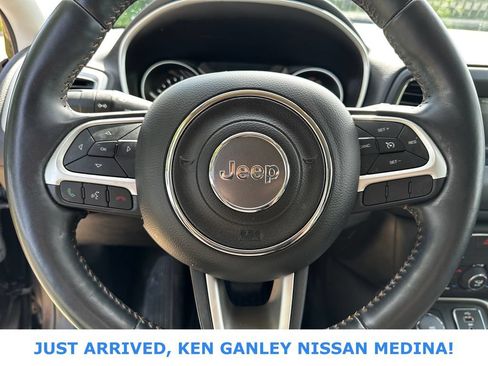 Used 2018 Jeep Compass Latitude w/ Popular Equipment Group AWD/4WD image 12