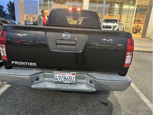 Used 2016 Nissan Frontier S image 5