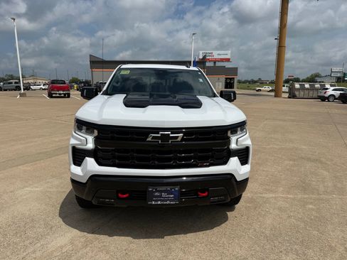 Used 2024 Chevrolet Silverado 1500 LT Trail Boss w/ LT Trail Boss Premium Package image 2
