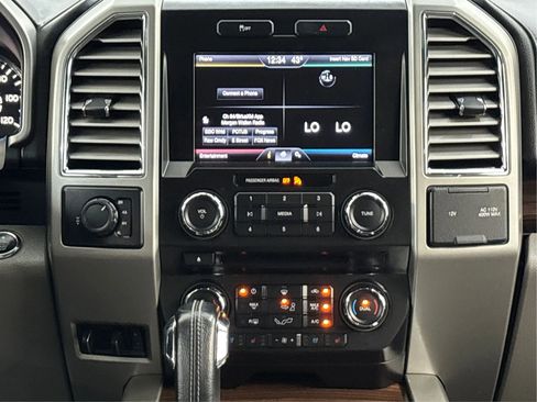 Used 2015 Ford F150 Lariat w/ Equipment Group 501A Mid AWD/4WD image 19
