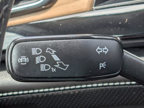 Used 2024 Volkswagen Atlas SE AWD/4WD image 29